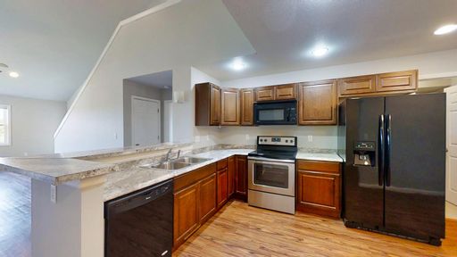 Spacious 3 Bedroom / 2.5 Bath townhome in Mahomet with Short Term Leases Available Now!