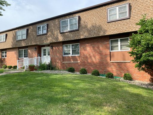 Two-bedroom apartment available at Tanglewood! – photo 1