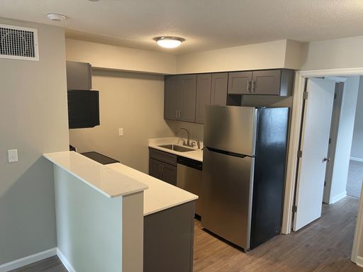 One-bedroom, one-bath apartments with in-unit washer and dryer! – photo 1