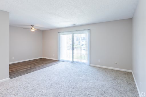 Charming 2-Bedroom Townhouse with Private Balcony for Rent – photo 1
