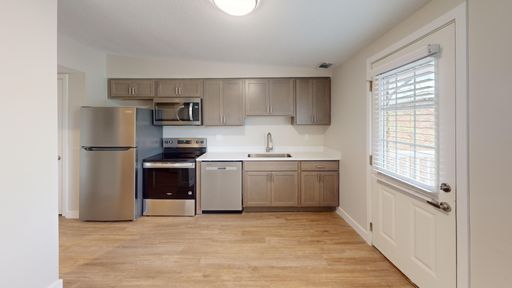 Newly Remodeled | In-Unit Washer & Dryer | 3 Bedroom 1.5 Bathroom | Upstairs – photo 1