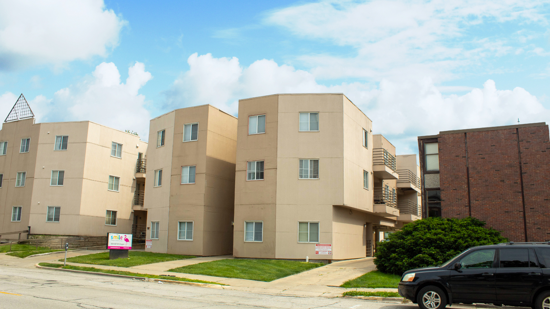 Urbana Apartment: 907 W Oregon