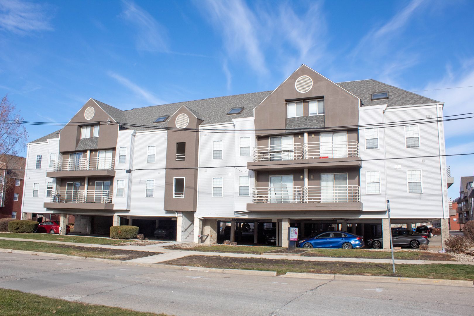 52 E Armory, Champaign, IL 61820