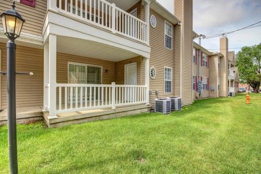 TWO BED-TWO BATH VILLA IN FAIRLAWN VILLAGE!! – photo 1