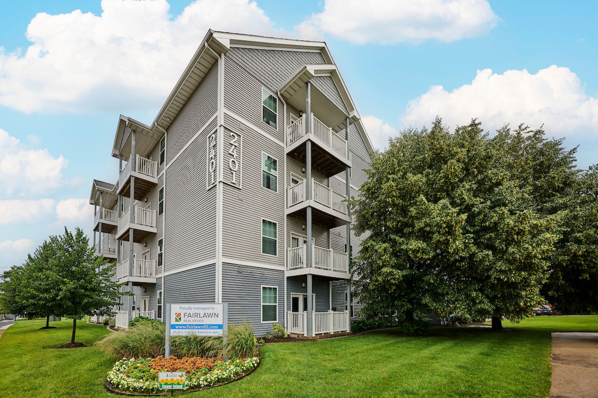 Champaign Apartment: 2401 Clayton Blvd