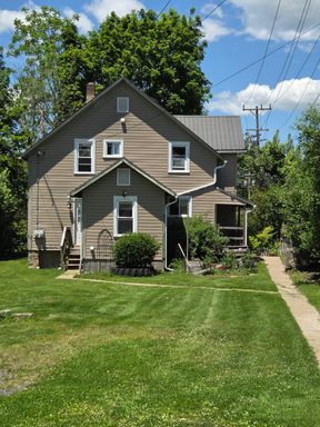 4 Bedroom 1.5 Bath House - September 1, 2026! – photo 1