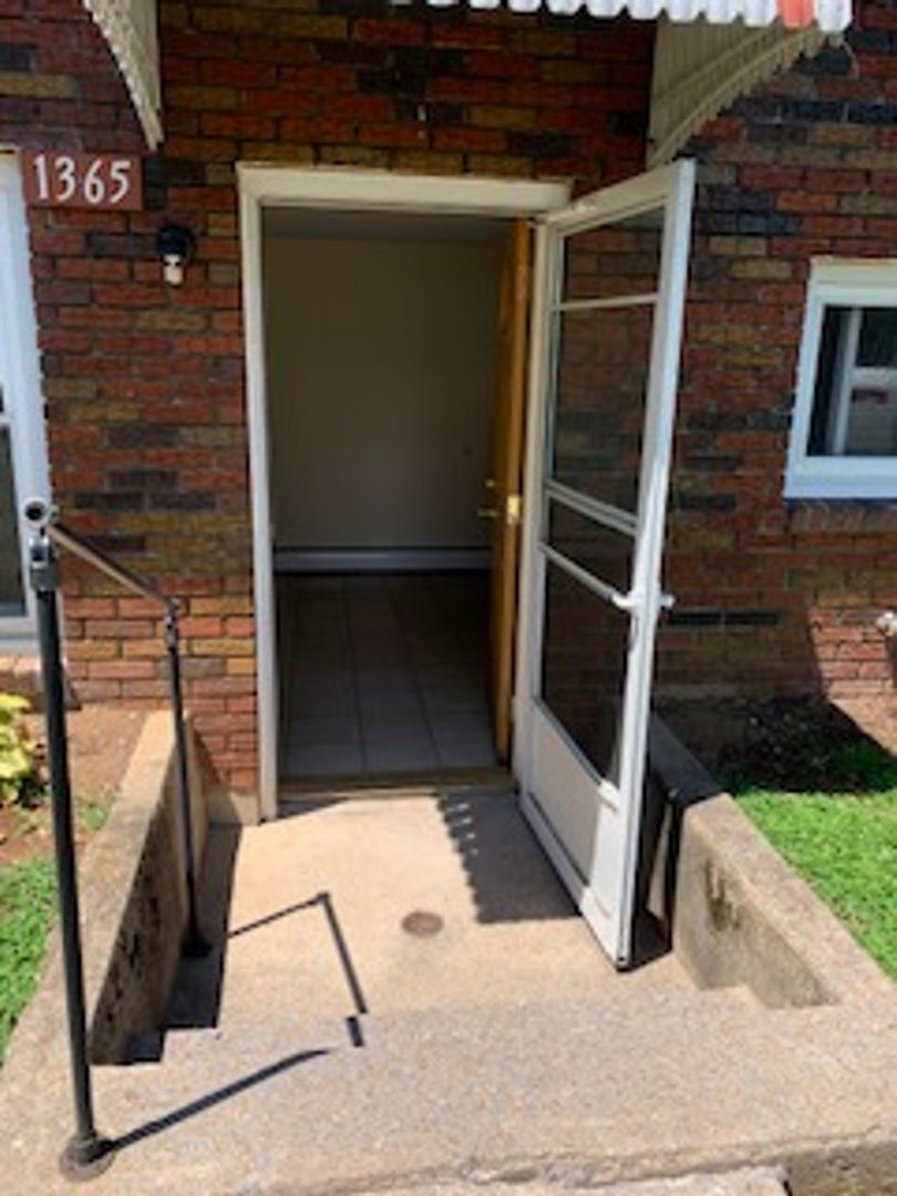 State College Apartment: 1365 & 1367 Curtin Street