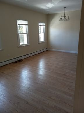 Private One Bedroom Apartment $850 - Heat Included