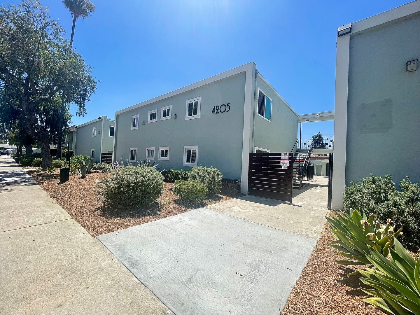 Montclair Apartment: 4205 - 4251 Evart Street
