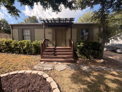 North Campus / Hancock – 3BR House Just 2 Blocks from UT – photo 1