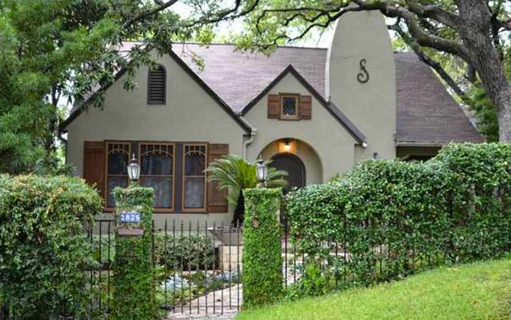 Austin House: 2826 San Gabriel