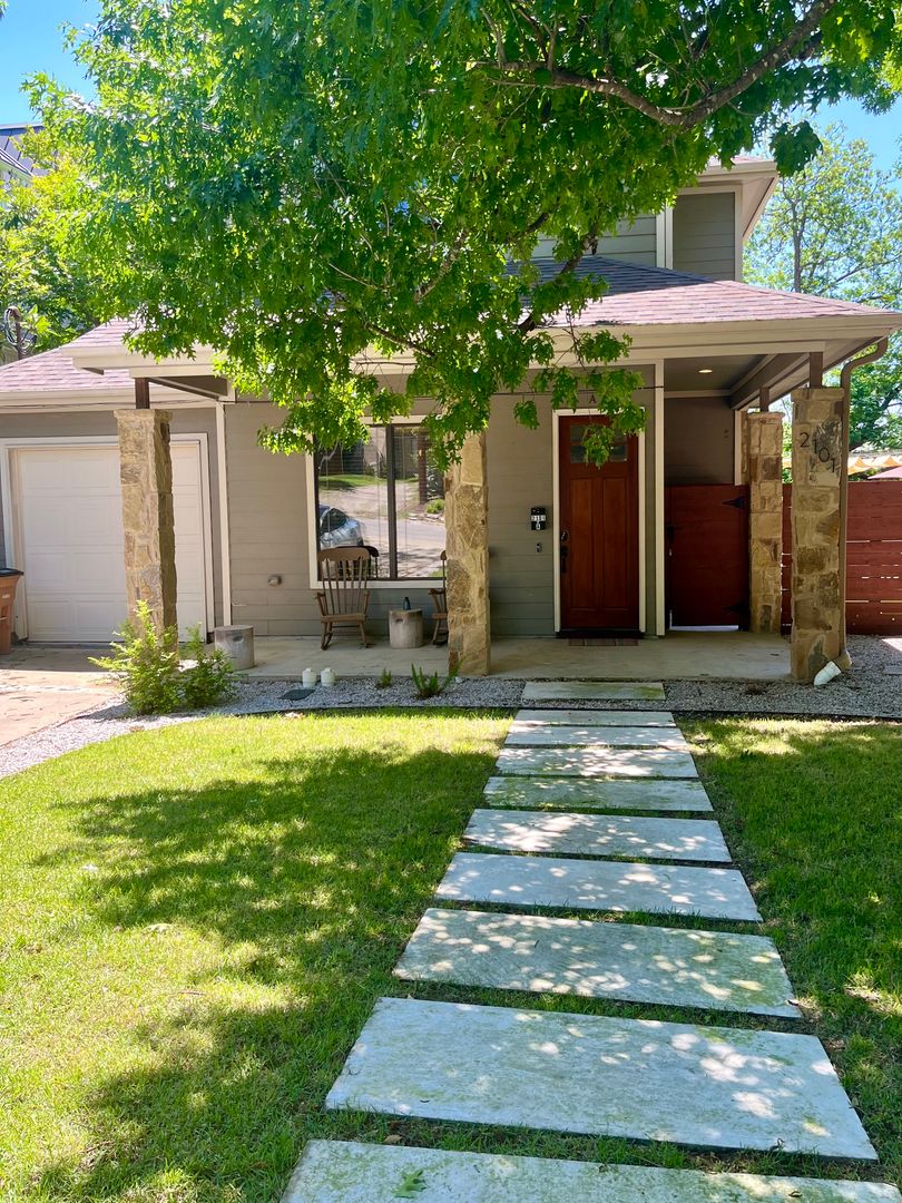 Austin House: 2101 E 20th #A