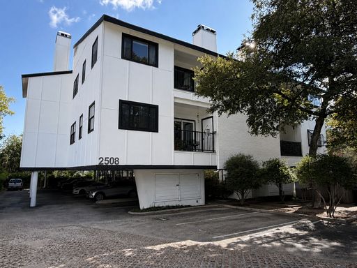 1bed/1bath Condo in Tarrytown – photo 1
