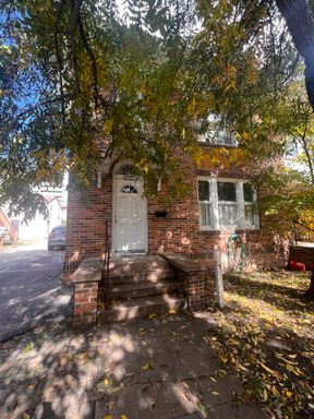 3bed/1bath Duplex on West Campus - Walk to class – photo 1
