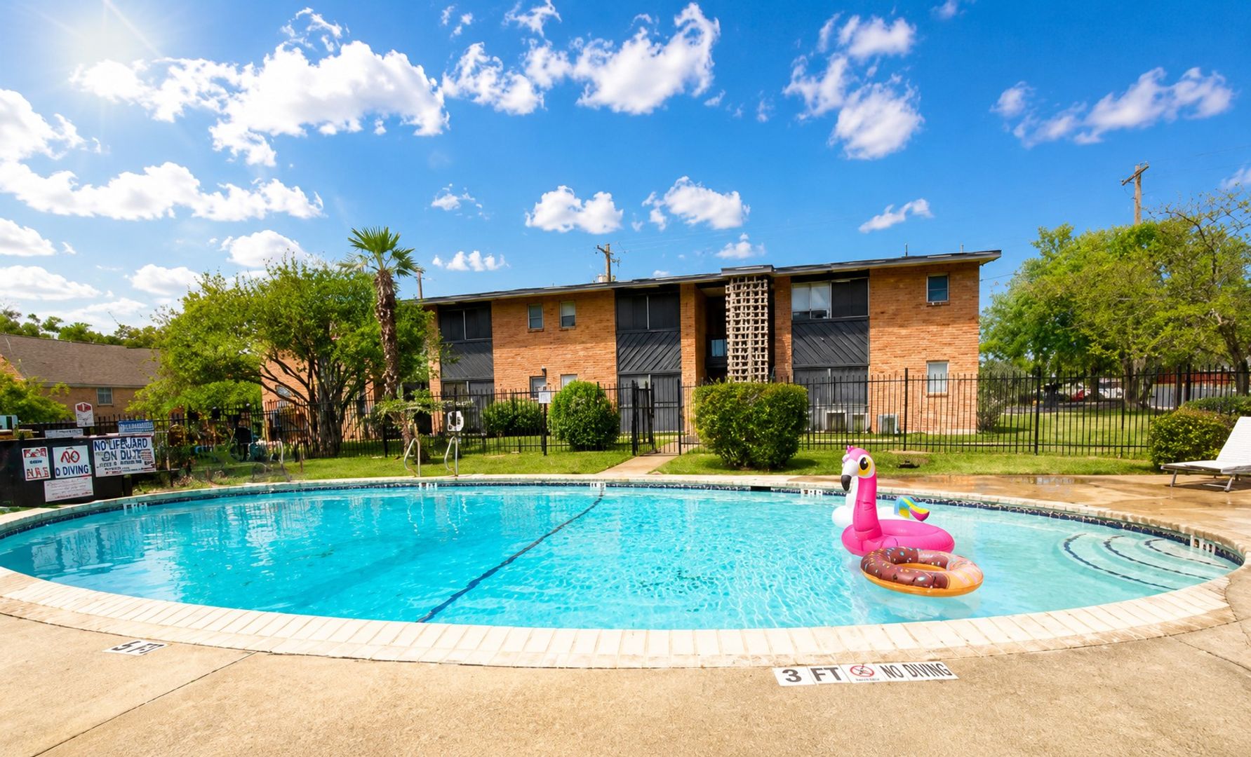 Austin Apartment: 3304 Red River