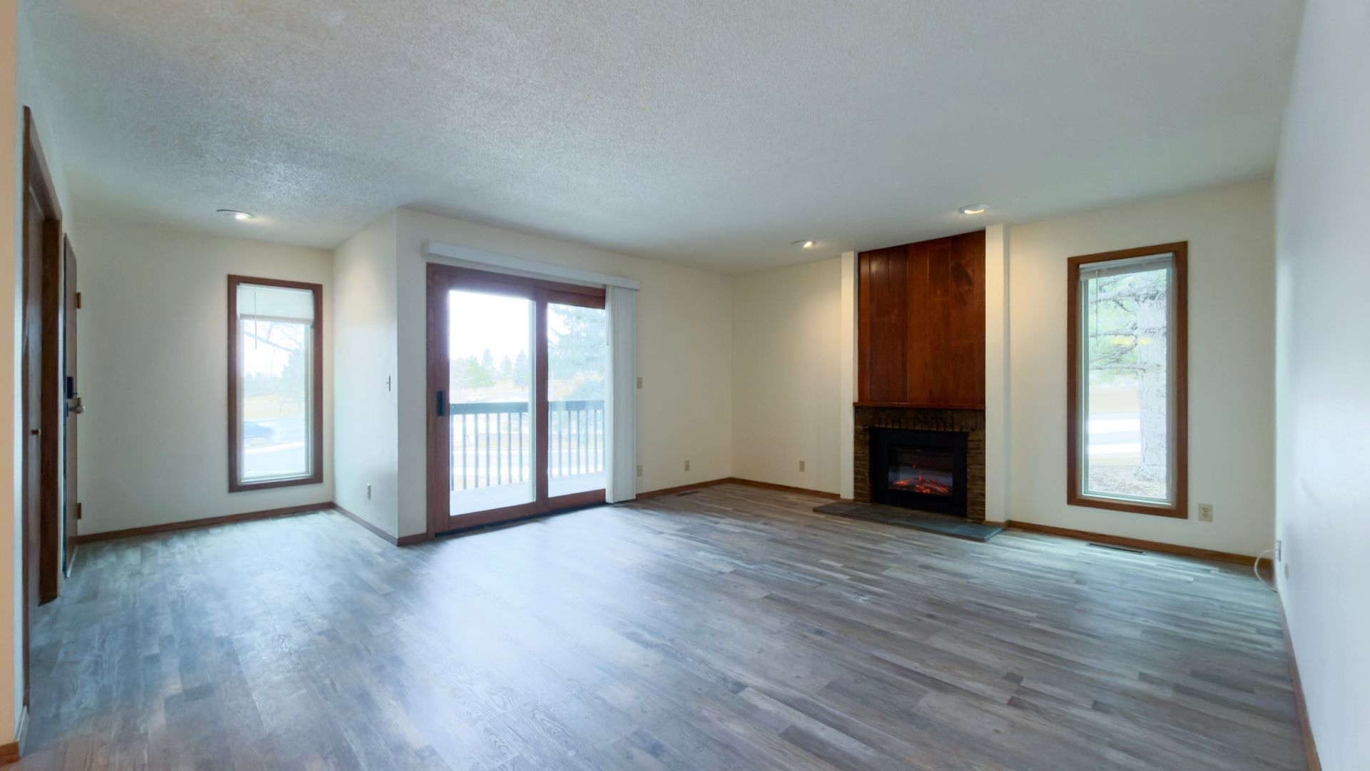 Rapid City Apartment: 3900-3951 Doral Dr.