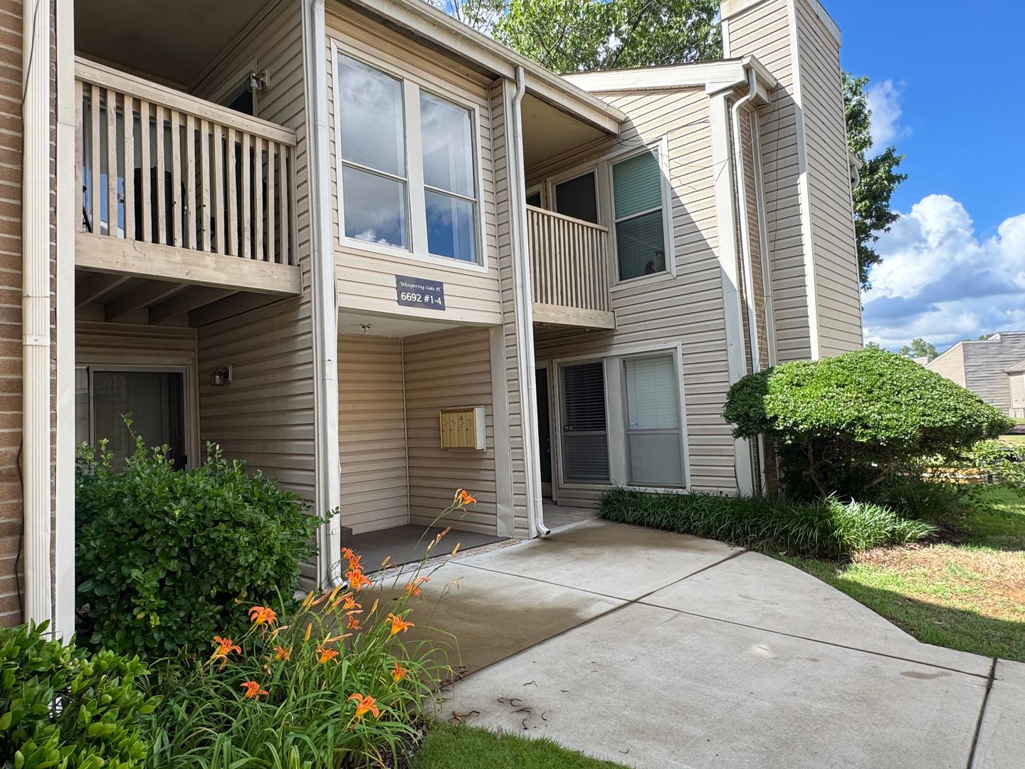 Memphis Condo: 6692 Whispering Oak Pl Apt 3