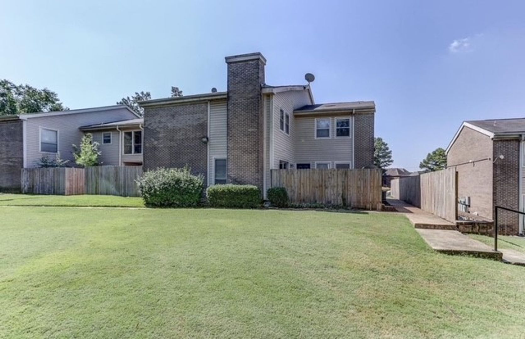 Memphis Townhome: 6723 Majestic Oak Pl