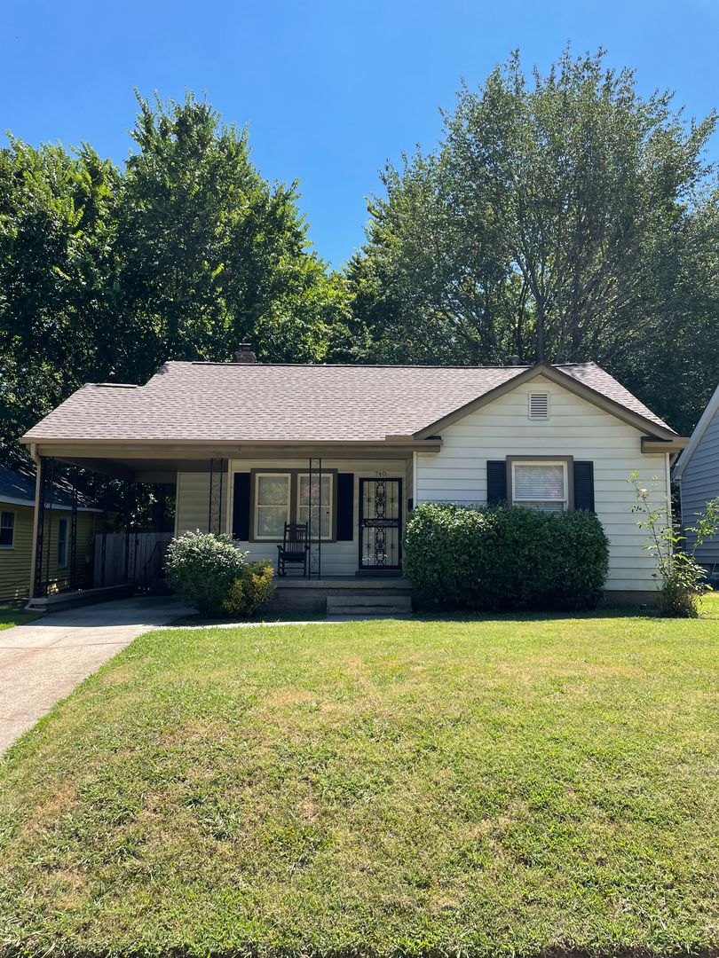 Memphis House: 740 Loeb St