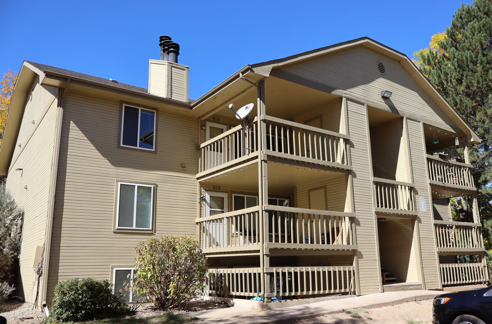 Fort Collins Apartment: 1672 Riverside Ave (Tran)