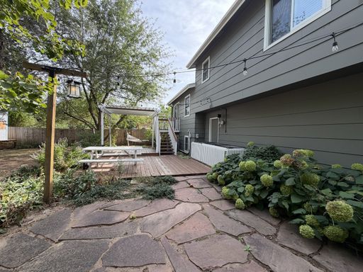 Listing photo thumbnail