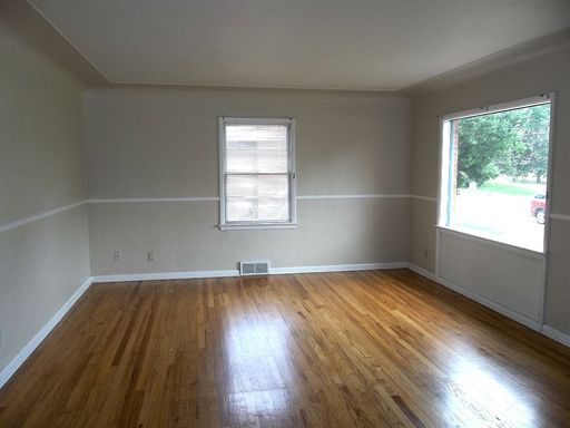 Listing photo thumbnail
