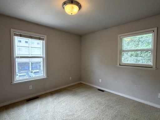 Listing photo thumbnail