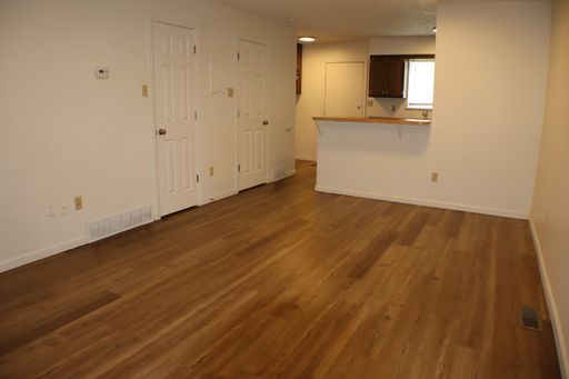 Listing photo thumbnail