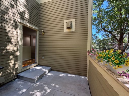 Listing photo thumbnail