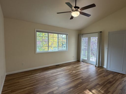 Listing photo thumbnail