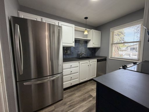 Listing photo thumbnail