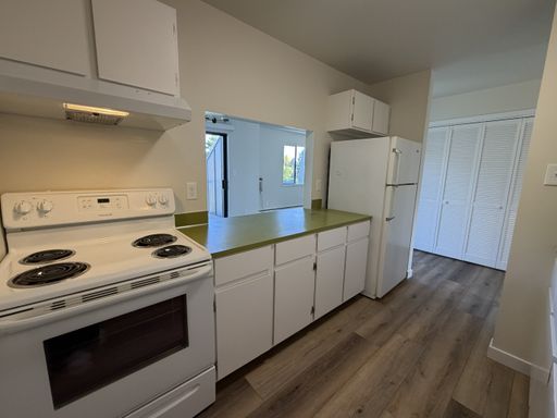 Listing photo thumbnail