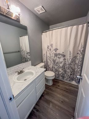 Listing photo thumbnail