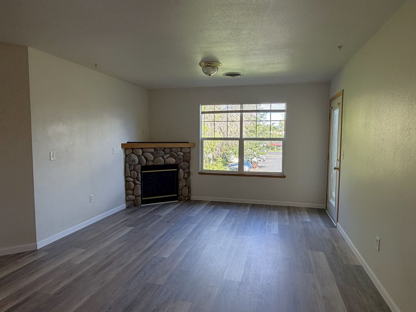2226 W Elizabeth St C204 2 of 8