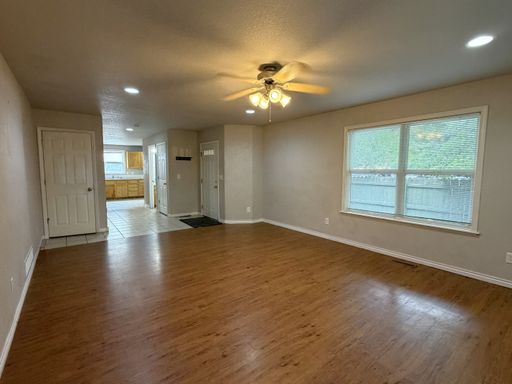 Listing photo thumbnail