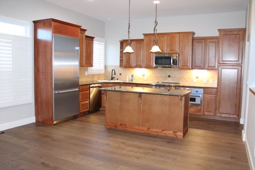 Listing photo thumbnail