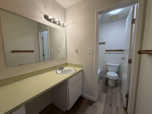 Listing photo thumbnail