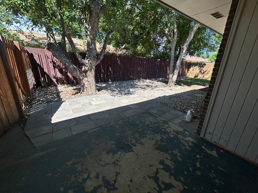 Listing photo thumbnail