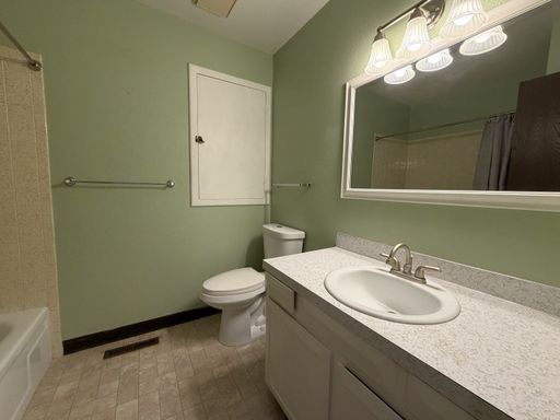 Listing photo thumbnail