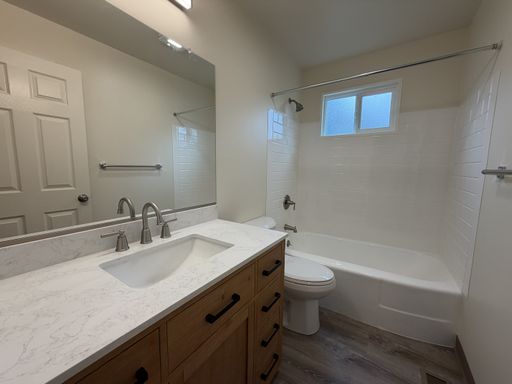 Listing photo thumbnail