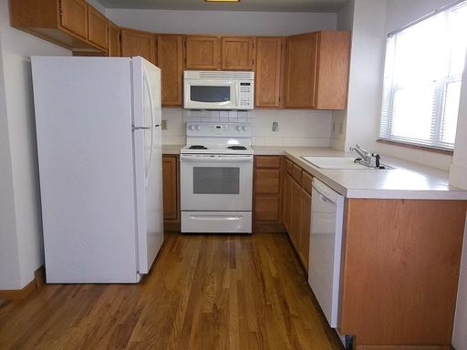 Listing photo thumbnail