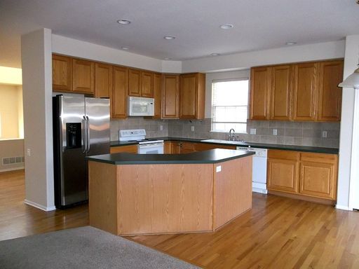 Listing photo thumbnail