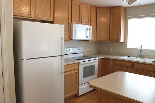 Listing photo thumbnail