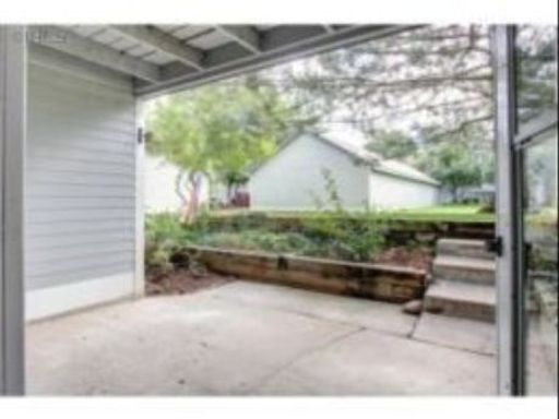 Listing photo thumbnail
