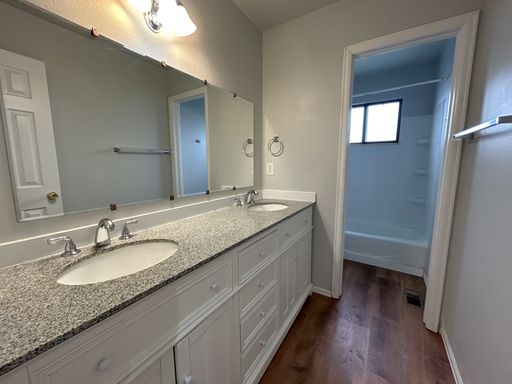 Listing photo thumbnail
