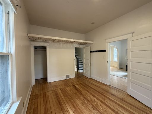 Listing photo thumbnail