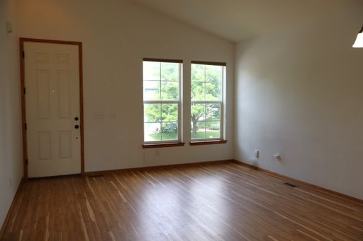 Listing photo thumbnail