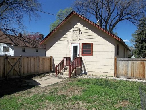 Listing photo thumbnail