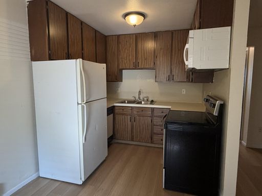 Listing photo thumbnail