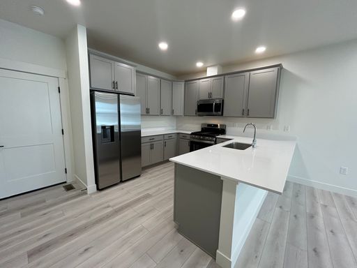 Listing photo thumbnail